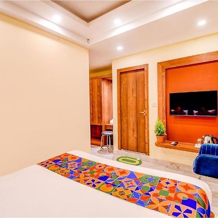 Hotel Aqua Tulip Kolkata Bagian luar foto