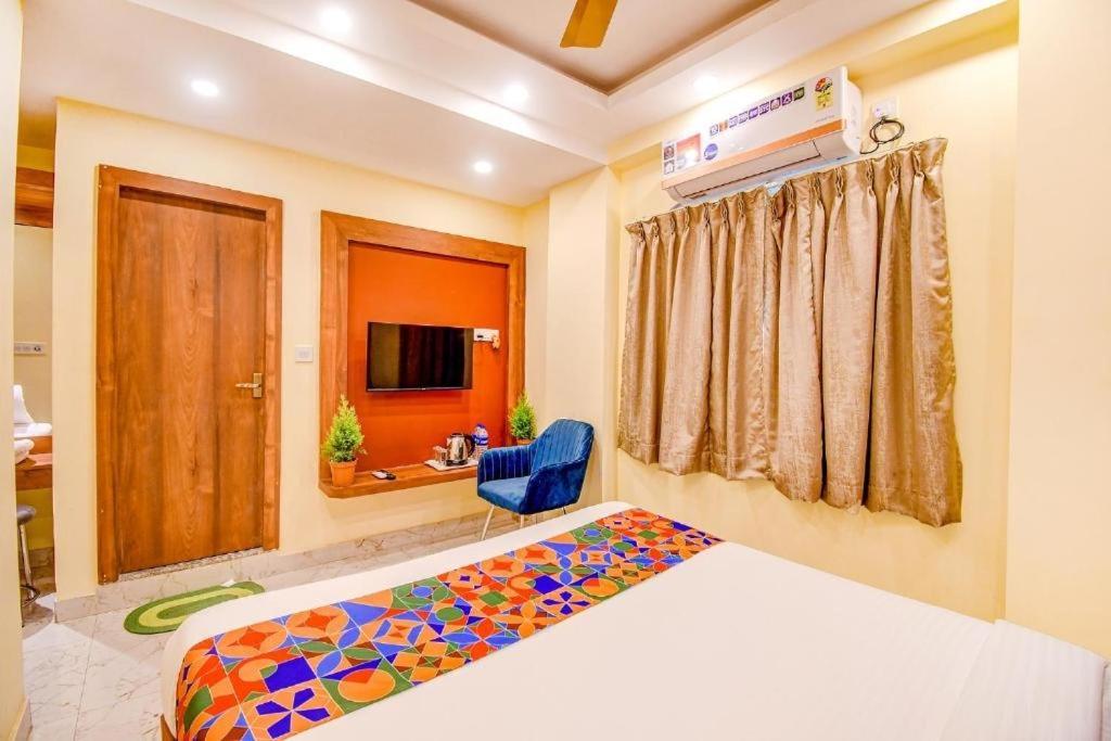 Hotel Aqua Tulip Kolkata Bagian luar foto
