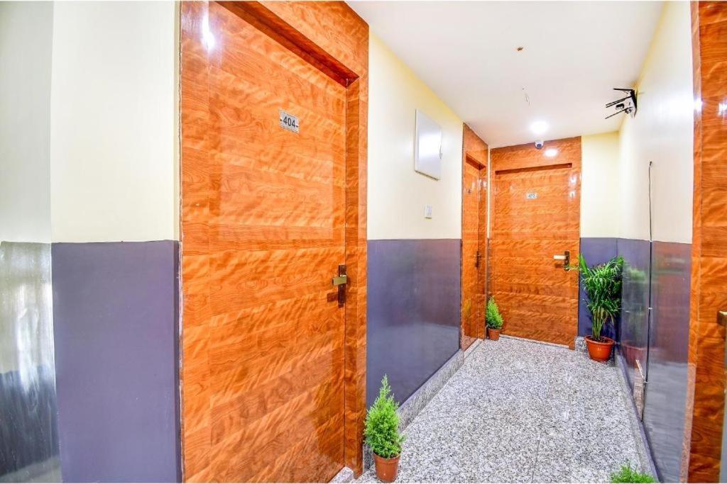 Hotel Aqua Tulip Kolkata Bagian luar foto