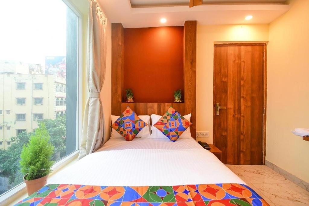 Hotel Aqua Tulip Kolkata Bagian luar foto