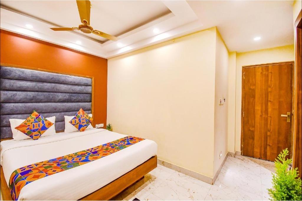 Hotel Aqua Tulip Kolkata Bagian luar foto
