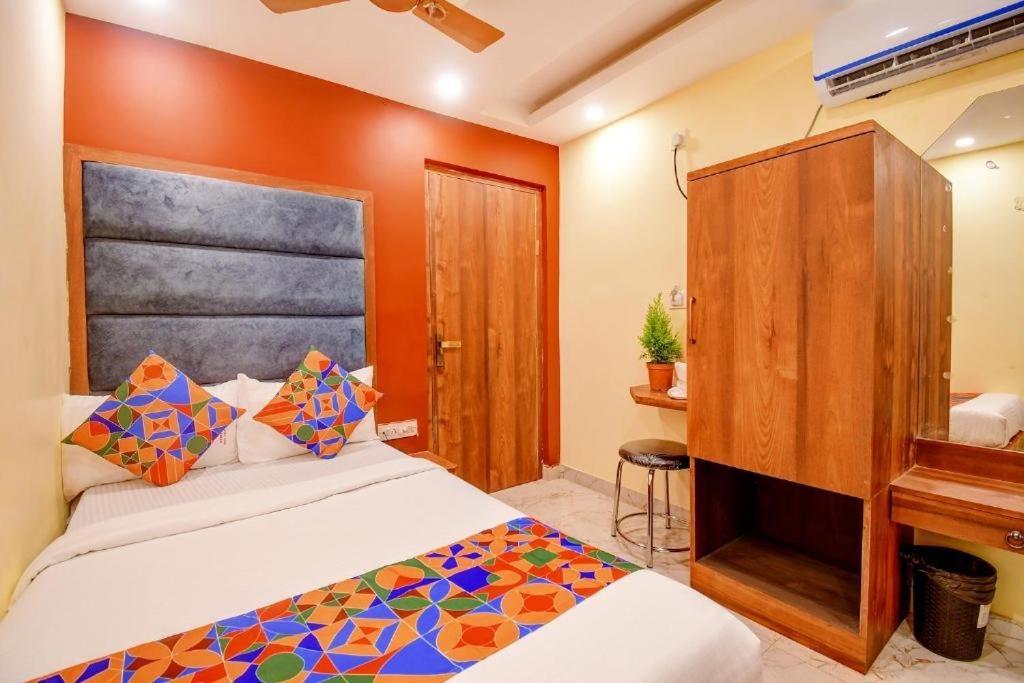 Hotel Aqua Tulip Kolkata Bagian luar foto