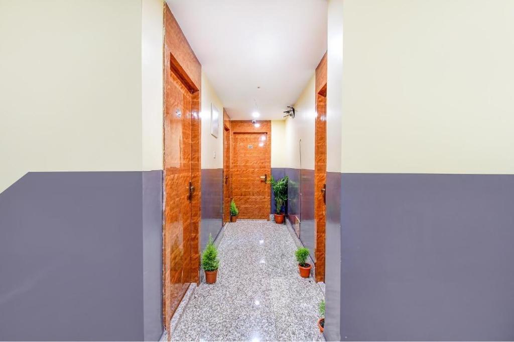 Hotel Aqua Tulip Kolkata Bagian luar foto