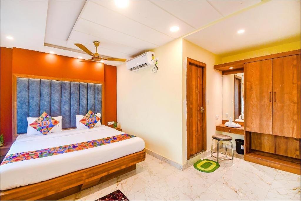 Hotel Aqua Tulip Kolkata Bagian luar foto
