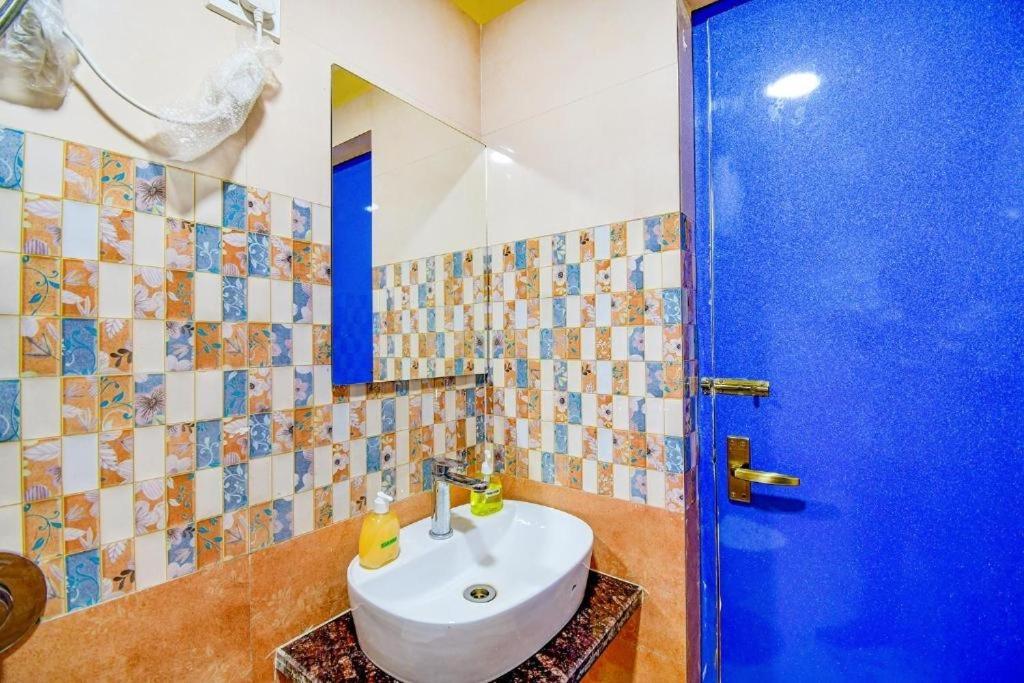Hotel Aqua Tulip Kolkata Bagian luar foto